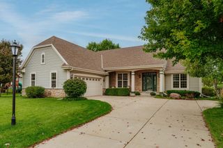 2844 Oakmont DRIVE, East Troy, WI 53120