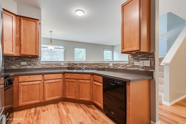 219 S Alder Creek Drive W, Romeoville, IL 60446