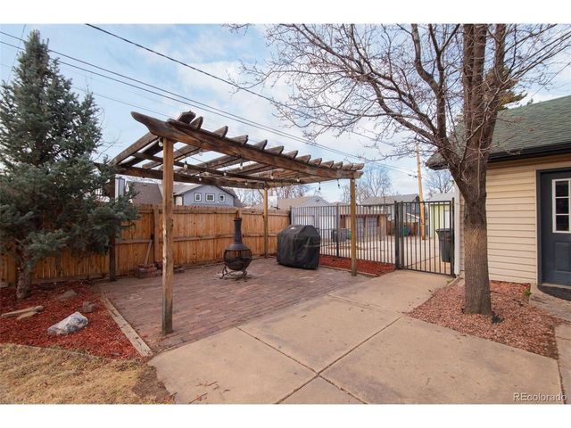 3233 W Scott Pl, Denver, CO 80211