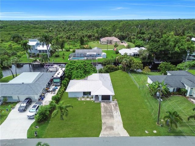 2241 Club House RD, North Fort Myers, FL 33917