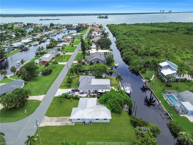 2241 Club House RD, North Fort Myers, FL 33917