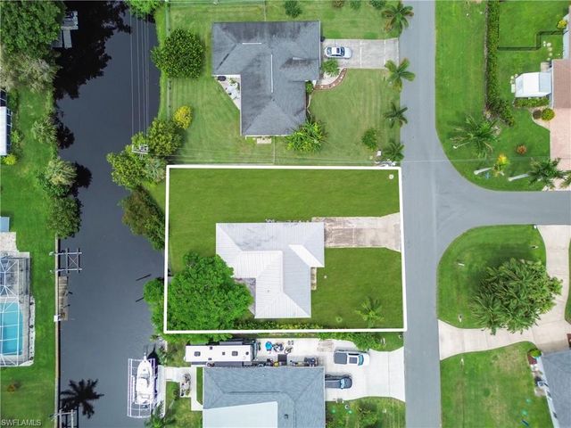 2241 Club House RD, North Fort Myers, FL 33917