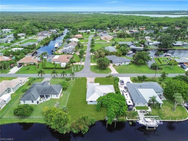 2241 Club House RD, North Fort Myers, FL 33917