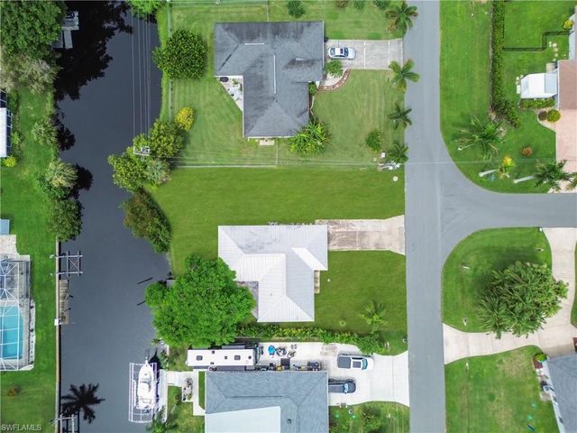 2241 Club House RD, North Fort Myers, FL 33917