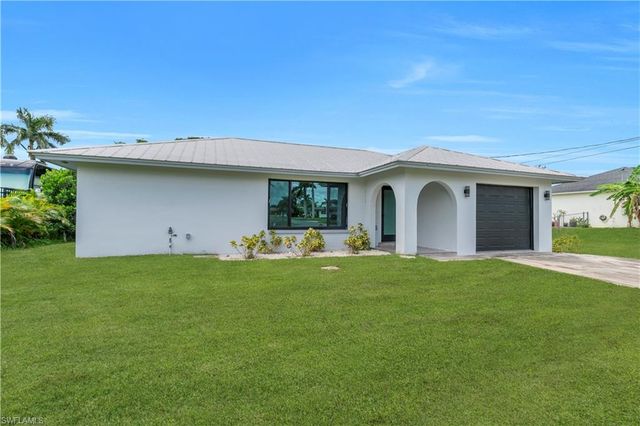 2241 Club House RD, North Fort Myers, FL 33917