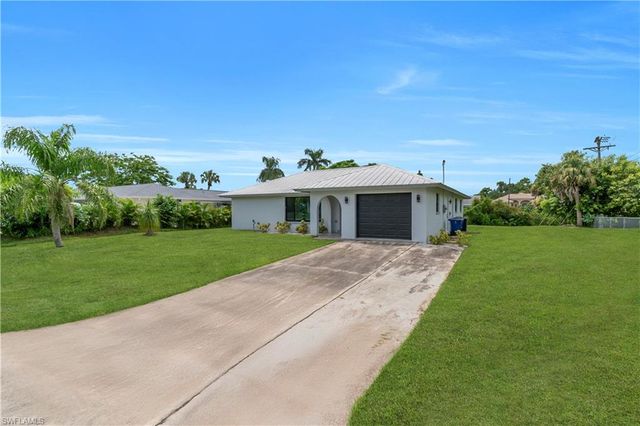 2241 Club House RD, North Fort Myers, FL 33917