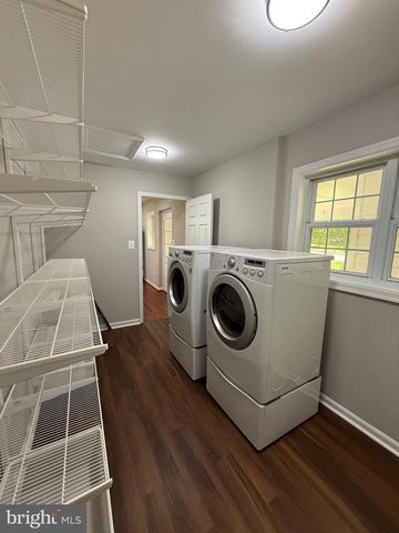 7412 AXTON ST, Springfield, VA 22151