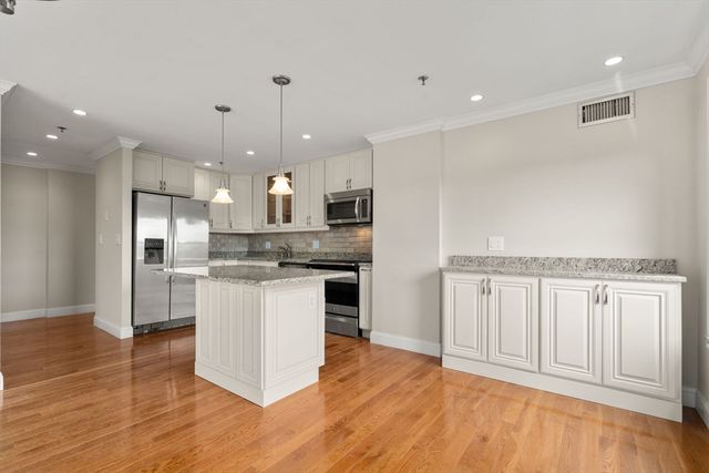 16 Harcourt 5G, Boston, MA 02116