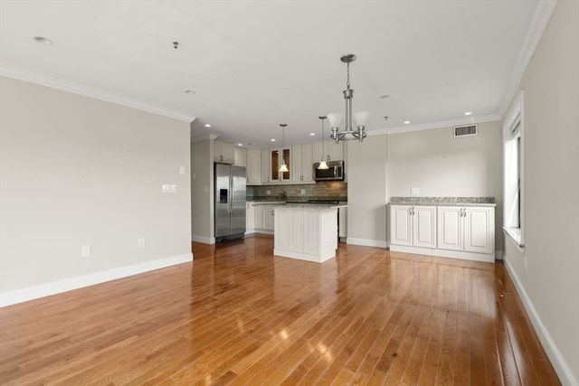 16 Harcourt 5G, Boston, MA 02116