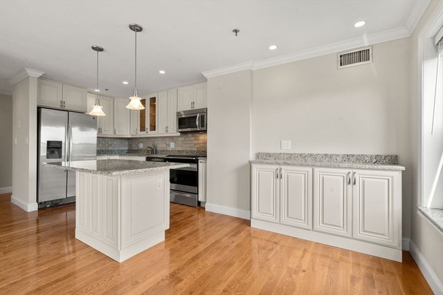 16 Harcourt 5G, Boston, MA 02116