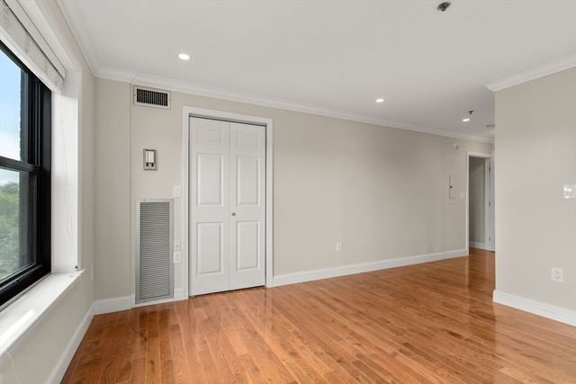 16 Harcourt 5G, Boston, MA 02116