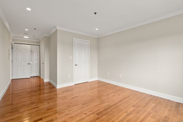 16 Harcourt 5G, Boston, MA 02116