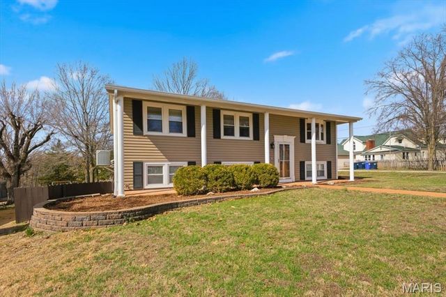 637 N Virginia Avenue, Eureka, MO 63025