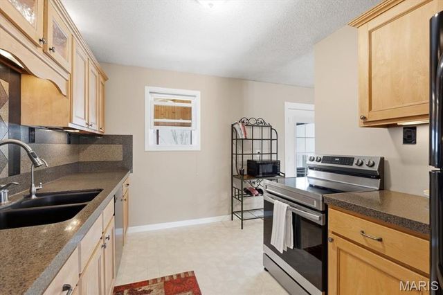 637 N Virginia Avenue, Eureka, MO 63025