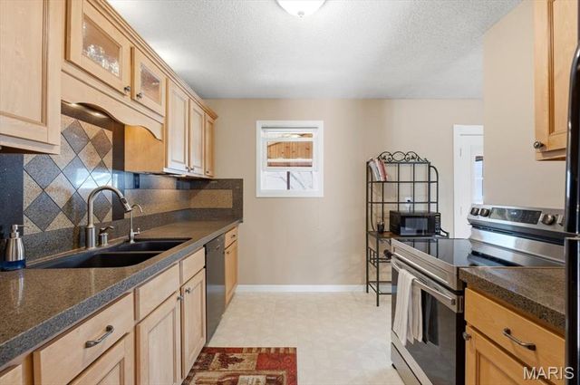 637 N Virginia Avenue, Eureka, MO 63025