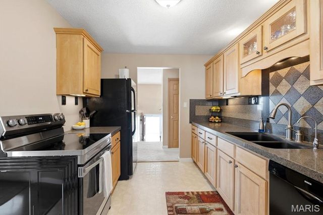 637 N Virginia Avenue, Eureka, MO 63025