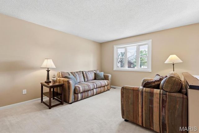 637 N Virginia Avenue, Eureka, MO 63025