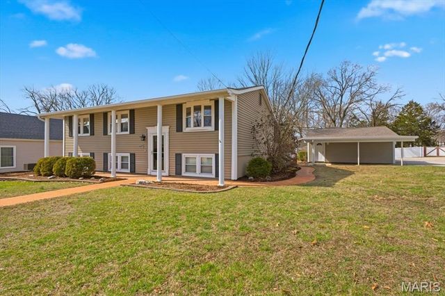 637 N Virginia Avenue, Eureka, MO 63025