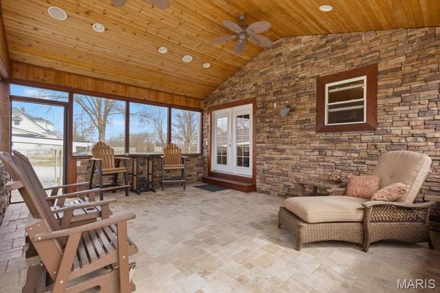 637 N Virginia Avenue, Eureka, MO 63025