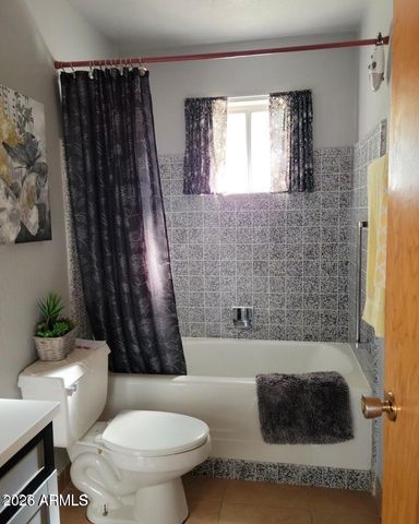 5425 E AKRON Street, Mesa, AZ 85205