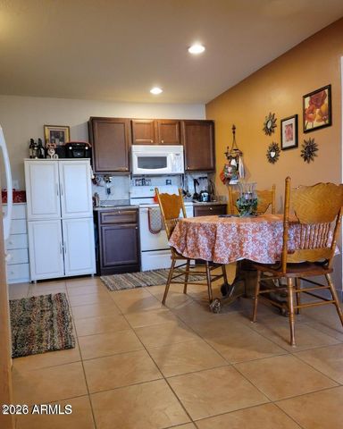 5425 E AKRON Street, Mesa, AZ 85205