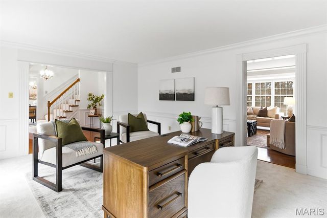 94 Meadowbrook Country Club Estate, Ballwin, MO 63011