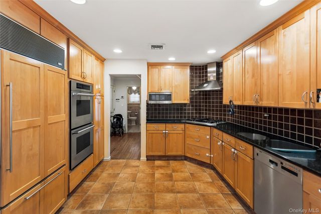 203 Regent Drive, Lido Beach, NY 11561