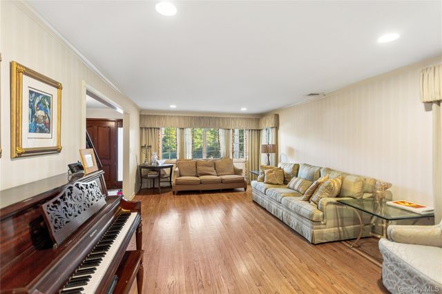 203 Regent Drive, Lido Beach, NY 11561