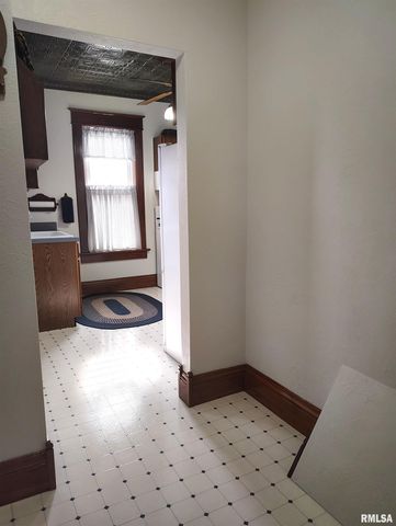 458 W PINE Street, Canton, IL 61520