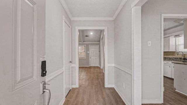 2067 SE Shadow Rock Drive, Houston, TX 77339