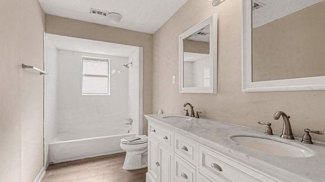 2067 SE Shadow Rock Drive, Houston, TX 77339