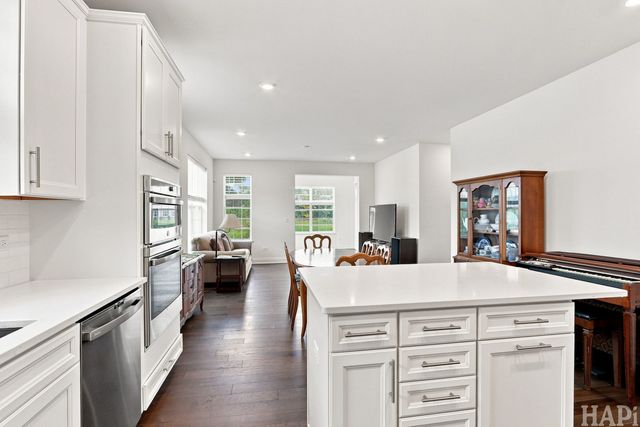 340 Brighton Court, Volo, IL 60020