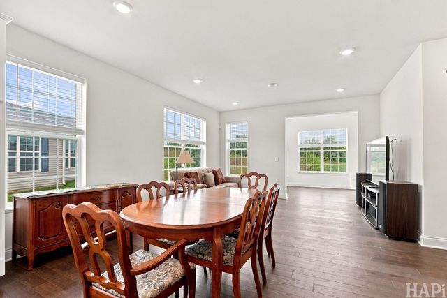340 Brighton Court, Volo, IL 60020