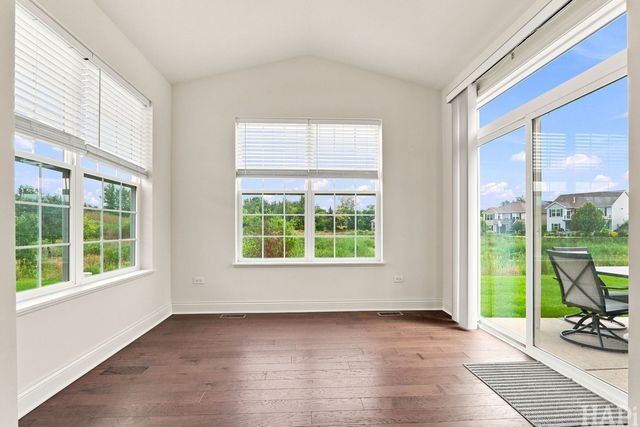 340 Brighton Court, Volo, IL 60020