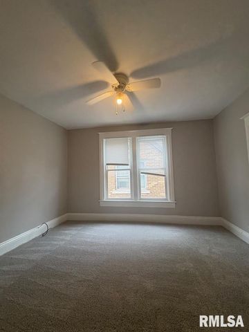 1036 W WASHINGTON Street, Springfield, IL 62702