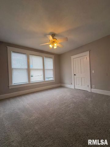 1036 W WASHINGTON Street, Springfield, IL 62702