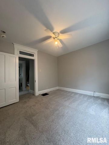 1036 W WASHINGTON Street, Springfield, IL 62702