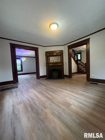 1036 W WASHINGTON Street, Springfield, IL 62702
