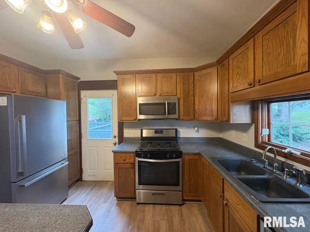 1036 W WASHINGTON Street, Springfield, IL 62702