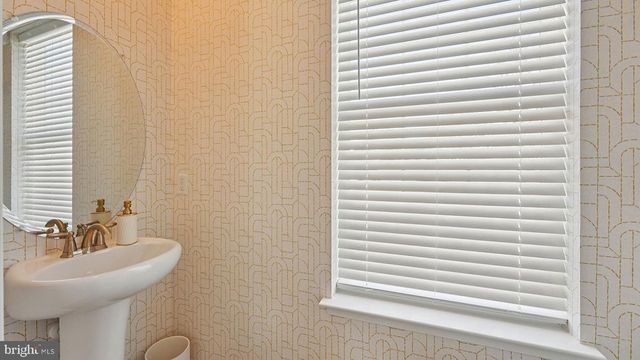 524 LYANNA WAY, Downingtown, PA 19335