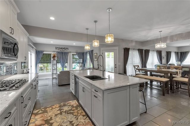 6132 Railroad Street, Clarence, NY 14032