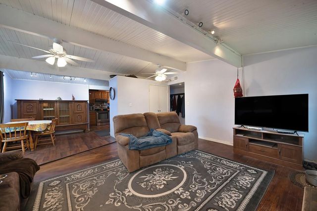 2701 El Caprice Dr, Rancho Cordova, CA 95670