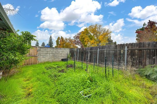 2701 El Caprice Dr, Rancho Cordova, CA 95670