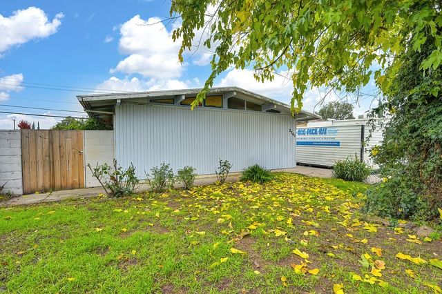 2701 El Caprice Dr, Rancho Cordova, CA 95670