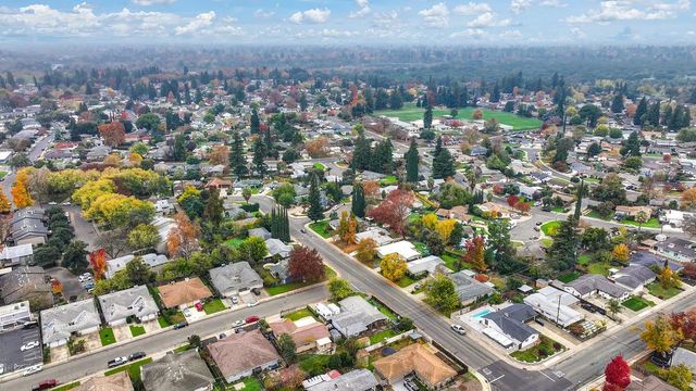 2701 El Caprice Dr, Rancho Cordova, CA 95670