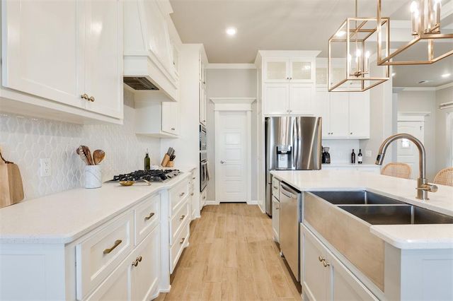 9233 NW 90th Street, Yukon, OK 73099