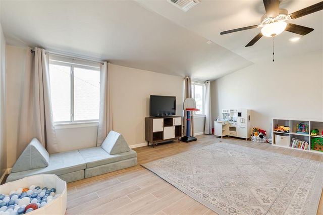 9233 NW 90th Street, Yukon, OK 73099