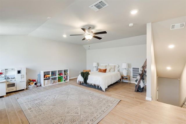 9233 NW 90th Street, Yukon, OK 73099