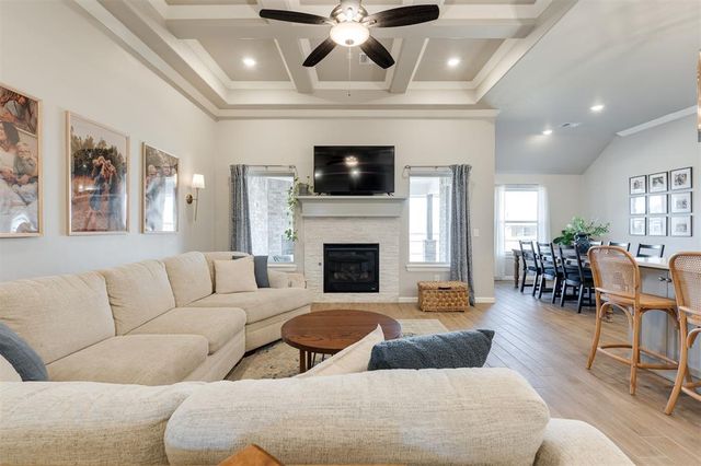 9233 NW 90th Street, Yukon, OK 73099