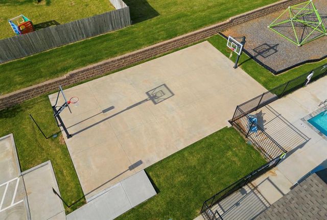 9233 NW 90th Street, Yukon, OK 73099